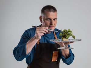 Šéfkuchár Vojto Artz o téme varenie bez odpadu: Vyťažiť zo surovín maximum je naša povinnosť